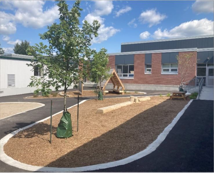 Image of Lord Strathcona's Naturalized Kindergarten Yard